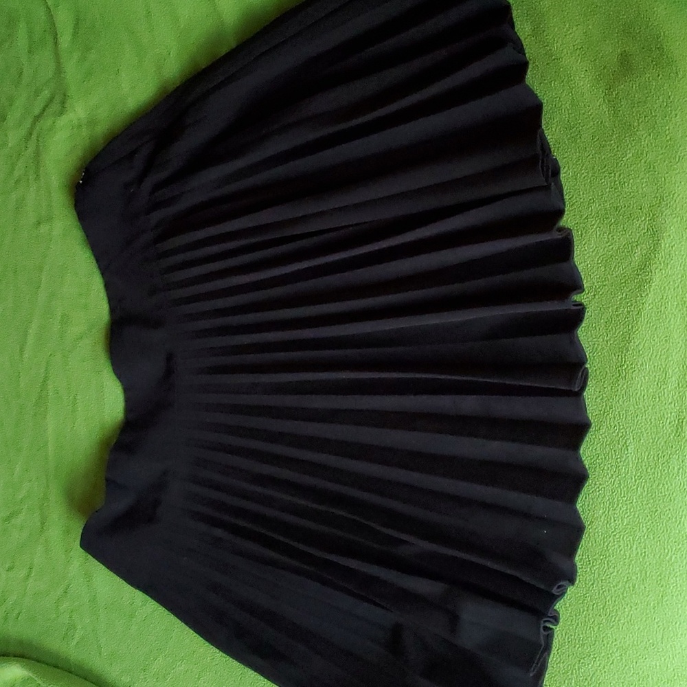 Black Pleated Worthinton Midi Skirt, size 16